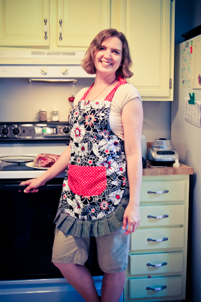 Flirty Aprons - Scarlet Blossom