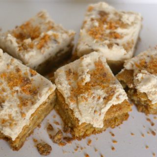 Butterfinger blondies - forget brownies! These blondies made with leftover Halloween Butterfinger candies is the BEST!