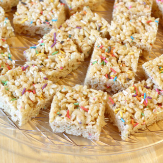 Whether you're celebrating a birthday or just celebrating....any day, these birthday cake rice krispie treats are SO good. You won't believe how easy they are, and how much they taste like birthday cake! Great no-bake alternative to birthday cake!