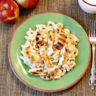 This is not your blue box macaroni and cheese! Kids and adults alike will love the fresh new taste of this white cheddar mac and cheese with grilled chicken and apples!