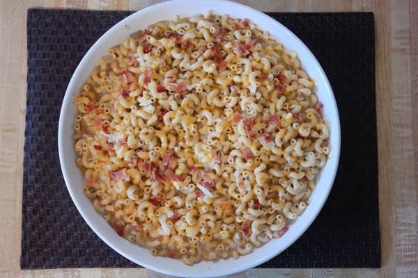 Creamy Homemade Macaroni and Cheese with Bacon