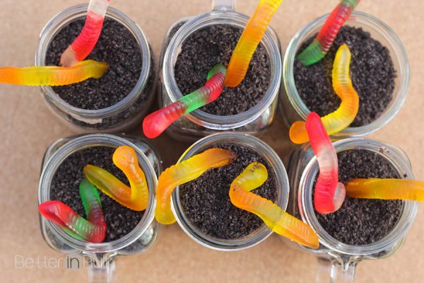 Mason Jar Dirt Pudding with Oreo "Dirt" and Gummy Worms