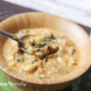 Looking for an easy soup that will really stick to your bones? This hearty pumpkin potato soup recipe is a family favorite! This recipe will become your go-to soup for winter