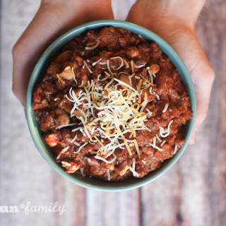 The Best Crock Pot Chili Recipe from Food Fun Family - This is pure comfort food and so easy to make! Just throw in your slow cooker and turn it on