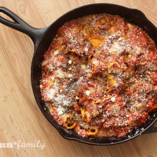 Easy chicken cacciatore recipe from Food Fun Family. One pot, a few simple ingredients. Family-friendly dinner!