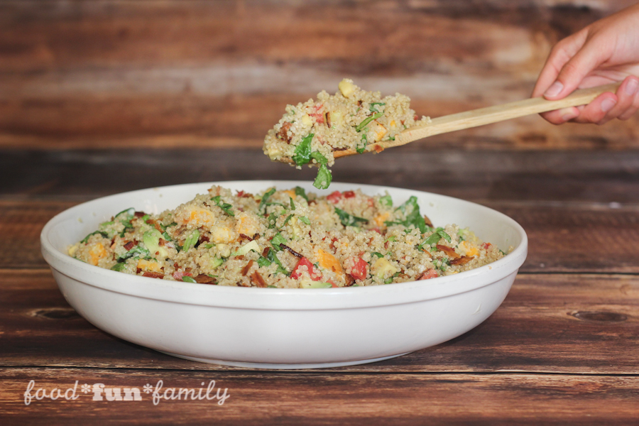 Avocado Bacon Ranch Quinoa Salad - a delicious cold "loaded" quinoa salad that is perfect for summer time gatherings and barbecues