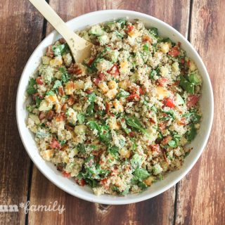 Avocado Bacon Ranch Quinoa Salad - a delicious cold "loaded" quinoa salad that is perfect for summer time gatherings and barbecues