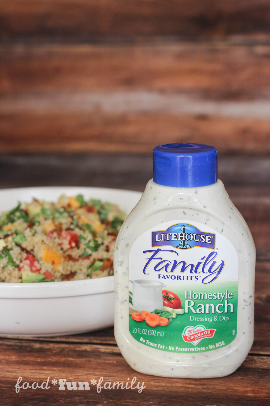 Avocado Bacon Ranch Quinoa Salad - a delicious cold "loaded" quinoa salad that is perfect for summer time gatherings and barbecues