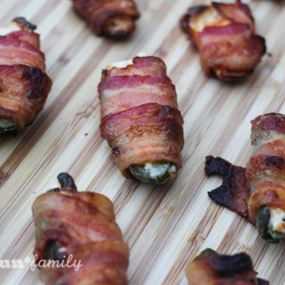 Bacon-wrapped jalapeño poppers - an easy and tasty appetizer or finger food