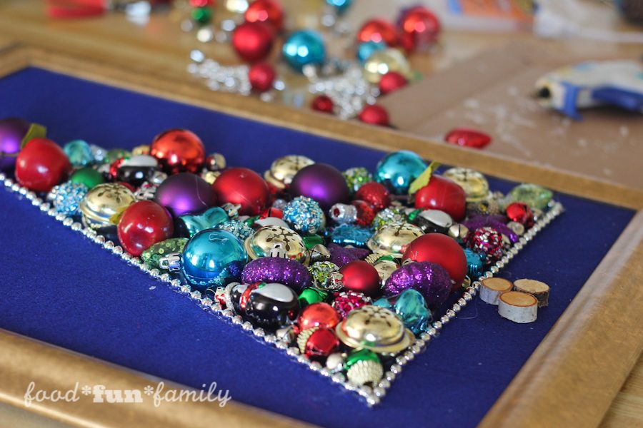 The Ornament Tree - an easy Christmas Craft Wall Hanging