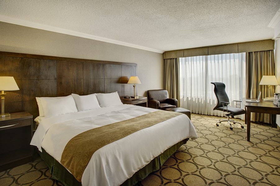 radisson-hotel-toronto-east_suite_1366x909