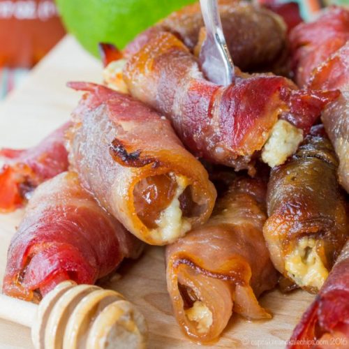 sweet-and-spicy-blue-cheese-bacon-wrapped-dates-recipe-9314-600x600