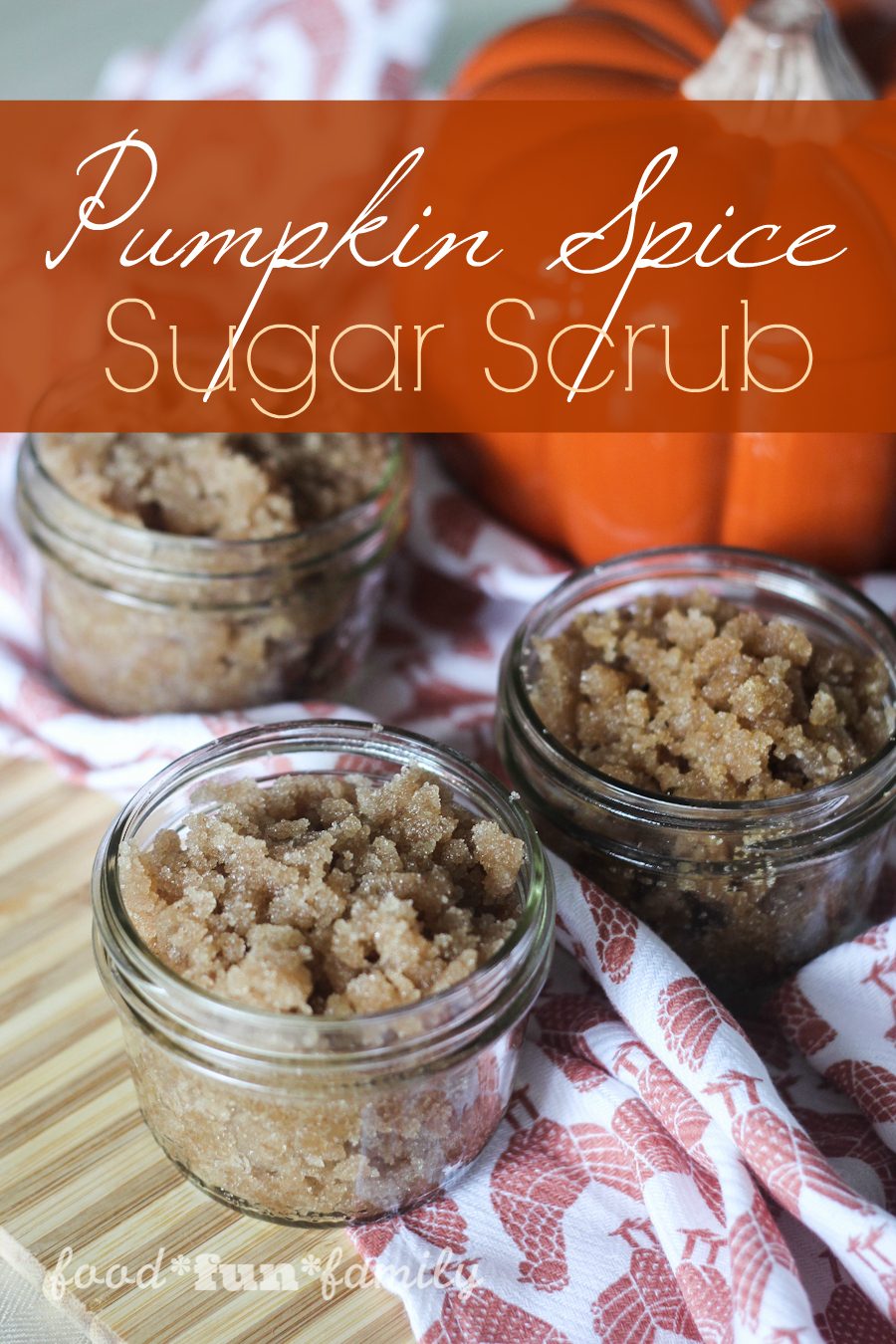 DIY pumpkin spice sugar scrub - this homemade sugar scrub has pumpkin spice and everything nice (and nothing bad!). It makes a great DIY gift that is perfect for fall birthdays and holidays!