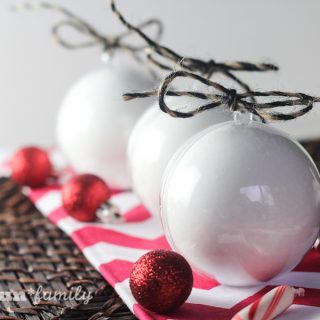 DIY Peppermint Bath Bomb Ornaments from Food Fun Family - a fun homemade bath and beauty product that is perfect for Christmas gifts