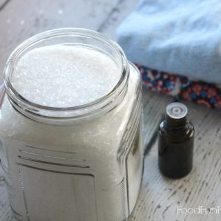 DIY Laundry Booster Crystals from Food Fun Family. This homemade laundry booster smells amazing and is made from all natural, simple ingredients so you can feel good about what you're using on your family's clothes