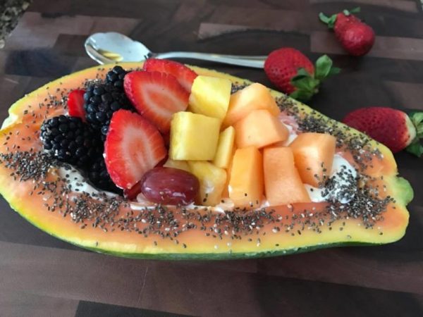 Papaya-bowl-with-fruit-slices-1-768x576