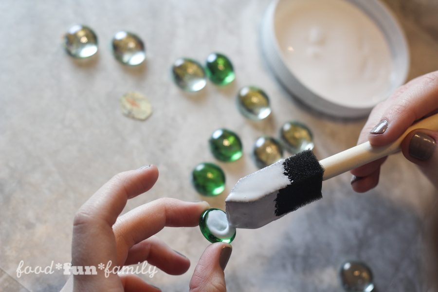 How to make a St. Patrick's Day glass map necklace from Food Fun Family